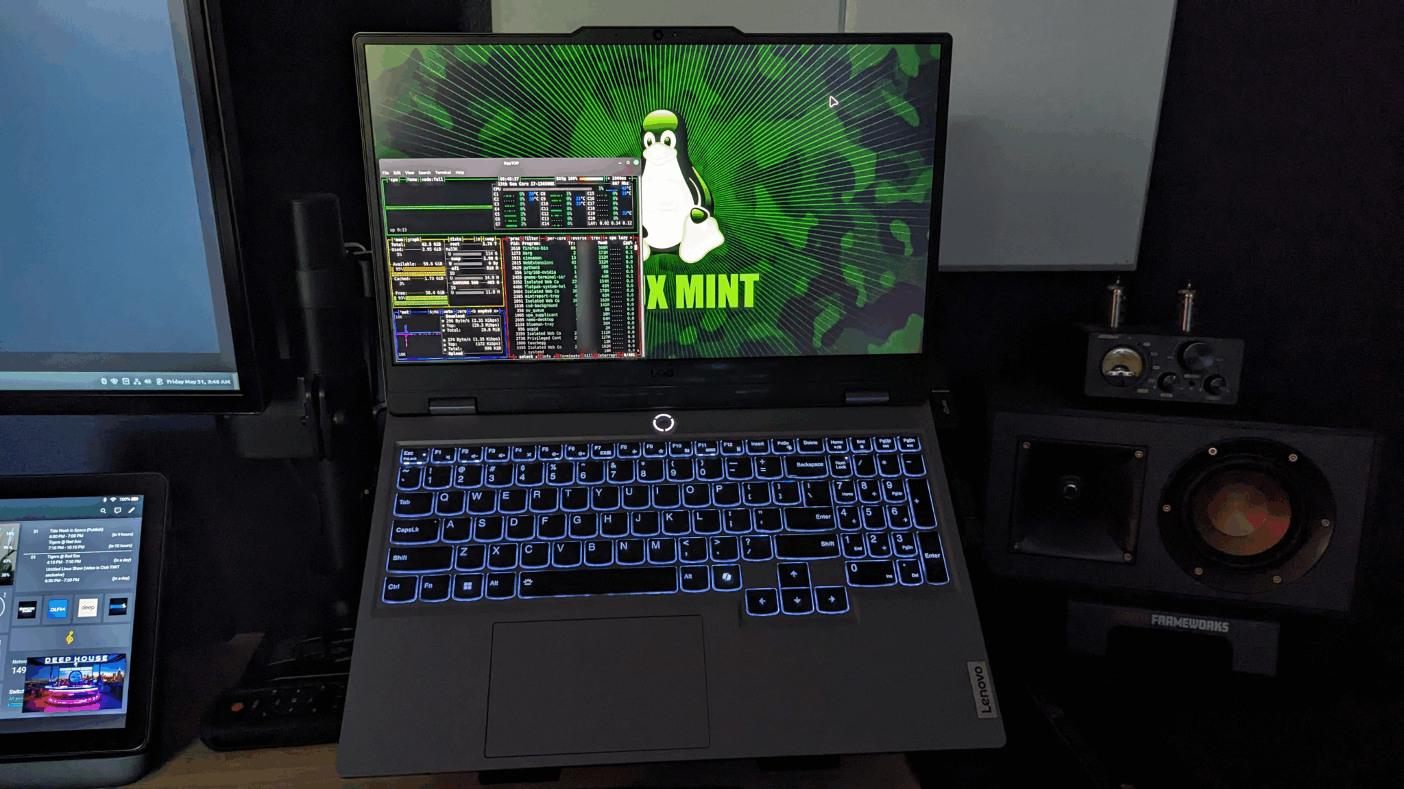 Lenovo LOQ running Linux Mint